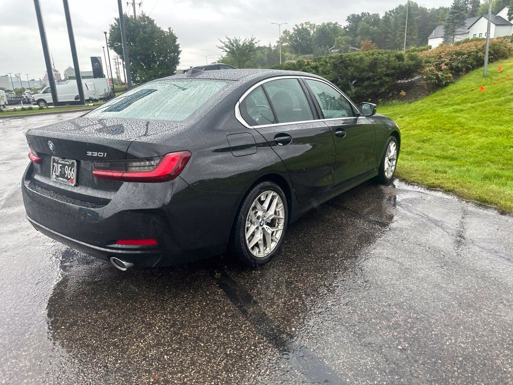 Used 2025 BMW 330i xDrive Sedan AWD/4WD image 11