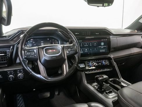 Used 2024 GMC Sierra 1500 AT4 w/ Technology Package AWD/4WD image 7