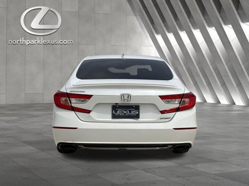 Used 2018 Honda Accord Sport image 25