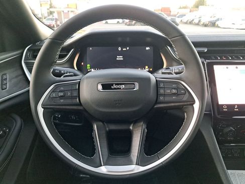 New 2025 Jeep Grand Cherokee L Limited w/ Luxury Tech Group II AWD/4WD image 19