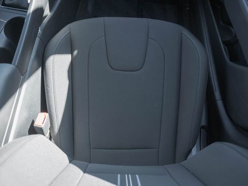 Certified 2025 Hyundai Elantra Sport image 27