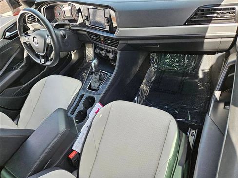 Used 2021 Volkswagen Jetta R-Line w/ R-Line Cold Weather Package image 19