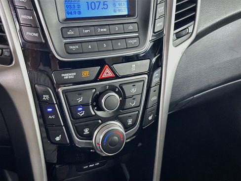 Used 2014 Hyundai Elantra GT FWD image 21