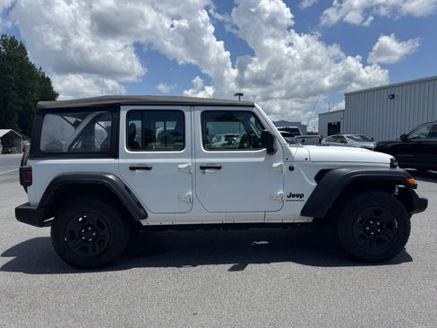 Used 2023 Jeep Wrangler Unlimited Sport AWD/4WD image 4