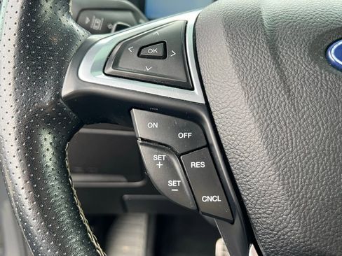 Used 2021 Ford Edge ST image 29