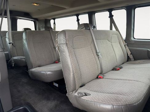 Used 2016 GMC Savana 3500 LT w/ LT Preferred Equipment Group image 13
