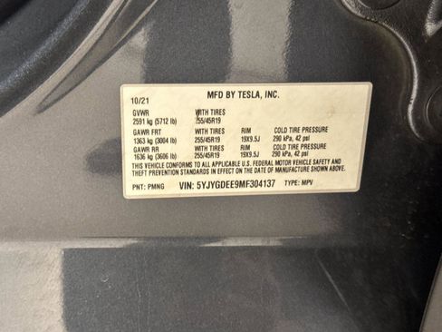 Used 2021 Tesla Model Y Long Range AWD/4WD image 29