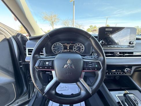 Used 2022 Mitsubishi Outlander SEL Black Edition image 11