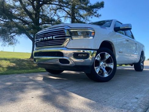 Used 2020 RAM 1500 Laramie AWD/4WD image 3