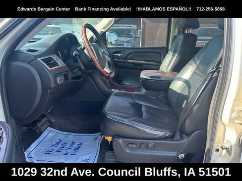Used 2007 Cadillac Escalade AWD w/ Information Package image 17