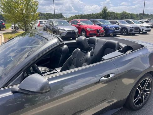 Used 2020 Ford Mustang Premium RWD image 31