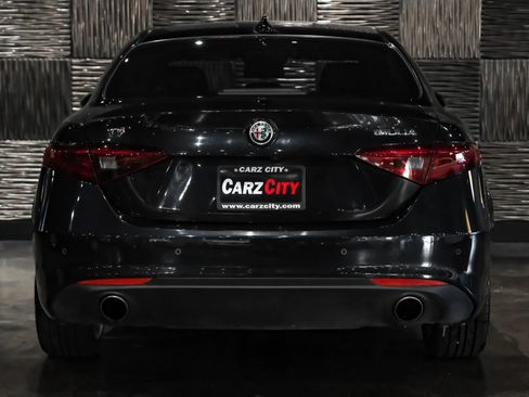 Used 2017 Alfa Romeo Giulia Sprint w/ Cold Weather Package image 10