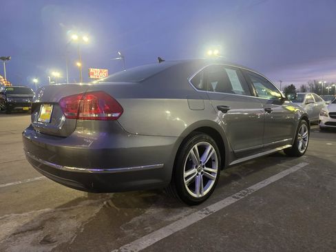 Used 2014 Volkswagen Passat TDI SE image 5