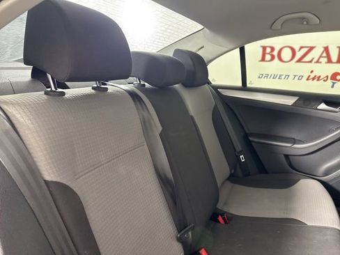 Used 2017 Volkswagen Jetta S image 18