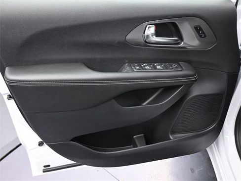 New 2026 Chrysler Pacifica Select image 38