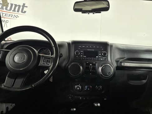 Used 2018 Jeep Wrangler Unlimited Sport S AWD/4WD image 21