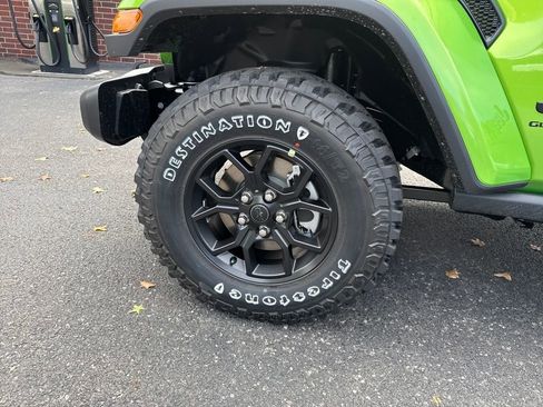 New 2025 Jeep Gladiator Willys image 23