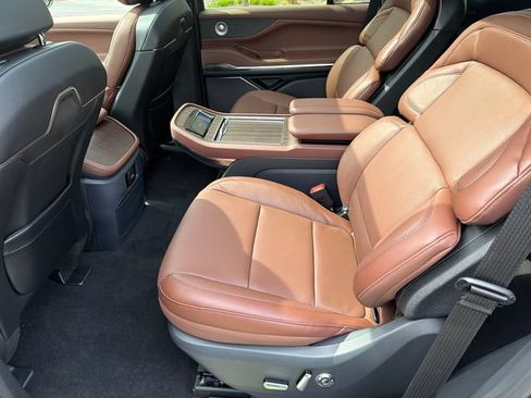 New 2027 Lincoln Navigator Reserve AWD/4WD image 25