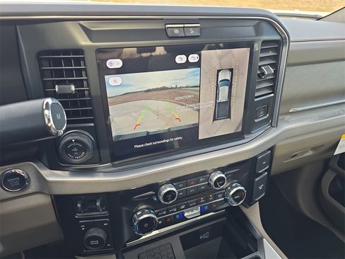 Used 2025 Ford F450 Platinum w/ Platinum Plus Package image 24