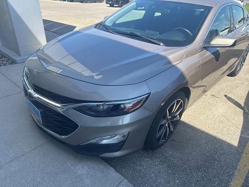 Used 2023 Chevrolet Malibu RS FWD image 3