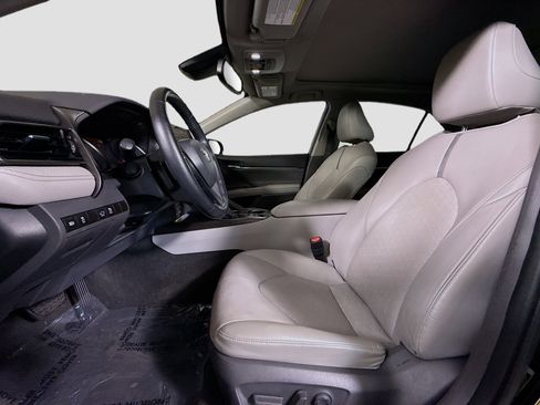 Used 2021 Toyota Camry XSE FWD image 22