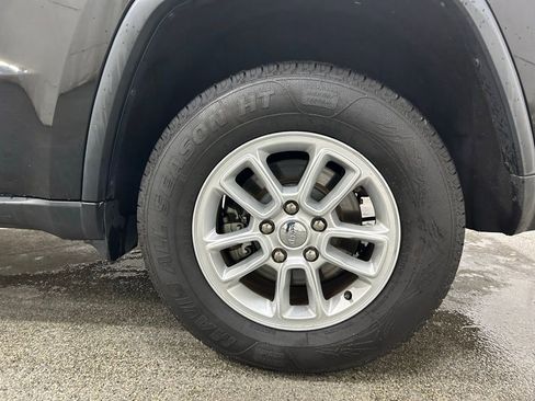 Used 2020 Jeep Grand Cherokee Laredo image 13