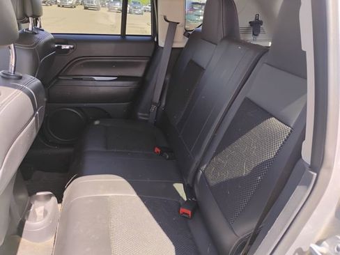 Used 2016 Jeep Compass Latitude AWD/4WD image 11