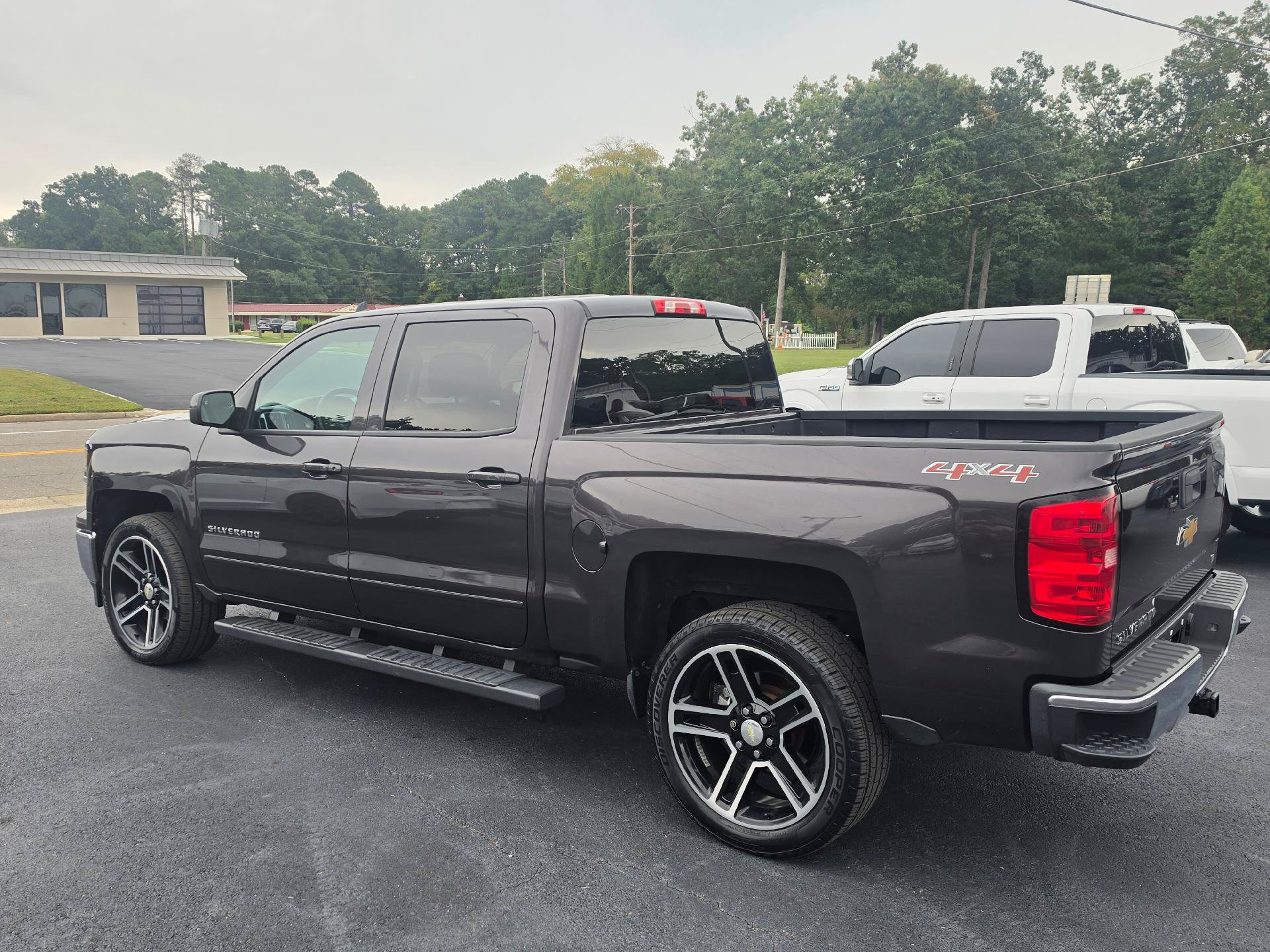 Used 2015 Chevrolet Silverado 1500 LT w/ All Star Edition AWD/4WD image 4