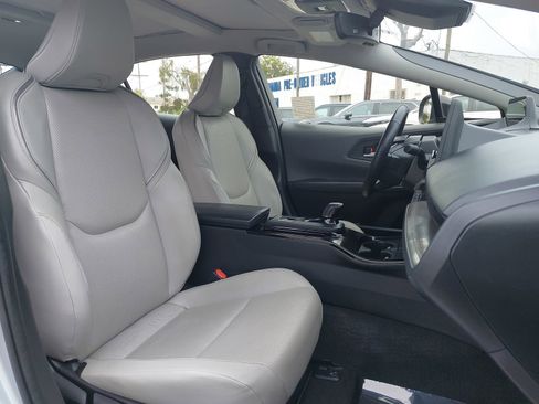 Used 2024 Toyota Prius XLE AWD/4WD image 10