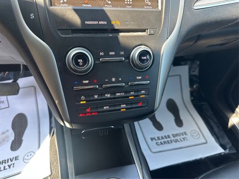 Used 2018 Lincoln MKC Premiere image 33