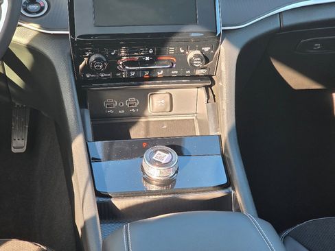 New 2025 Jeep Grand Cherokee Laredo image 13