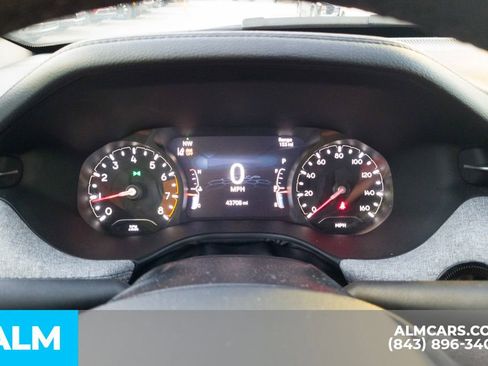 Used 2024 Jeep Compass Latitude image 13