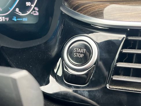 Used 2020 BMW 530e w/ Convenience Package image 25