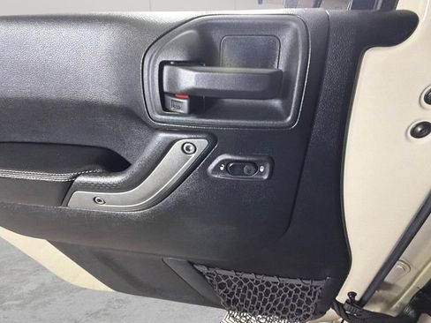 Used 2018 Jeep Wrangler Sport AWD/4WD image 25