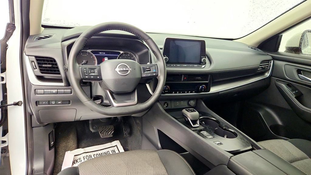 Used 2026 Nissan Rogue SV FWD image 11