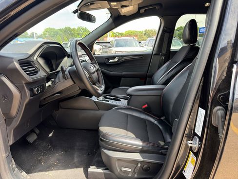 Used 2025 Ford Escape ST-Line FWD image 5