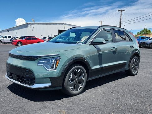 Used 2023 Kia Niro Wind w/ Wind Preserve Package FWD image 1