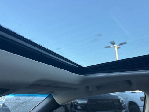 Used 2025 Lexus ES 300h w/ Premium Package image 41