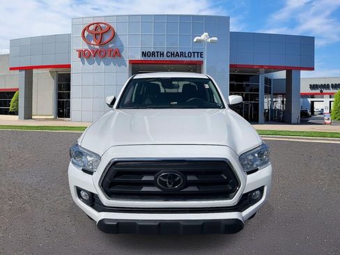 Used 2023 Toyota Tacoma SR5 w/ Technology Package image 5