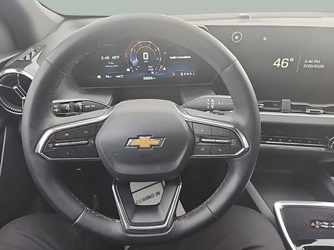 Used 2025 Chevrolet Equinox LT w/ Convenience Package II image 12