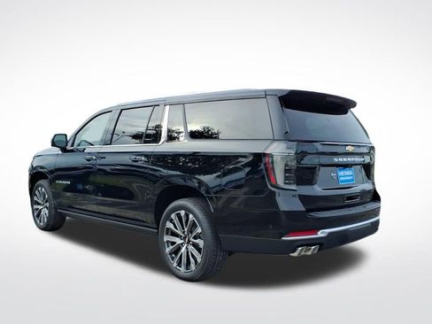 New 2026 Chevrolet Suburban High Country RWD image 16