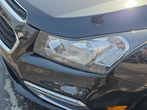 Used 2015 Chevrolet Cruze LT FWD image 11