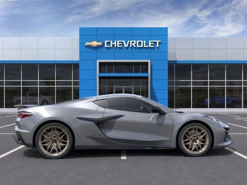 Used 2020 Chevrolet Corvette Stingray Premium Conv w/ 3LT Preferred Equipment Group RWD image 3