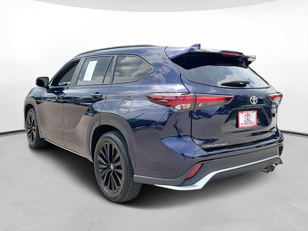 Used 2024 Toyota Highlander XSE FWD image 6