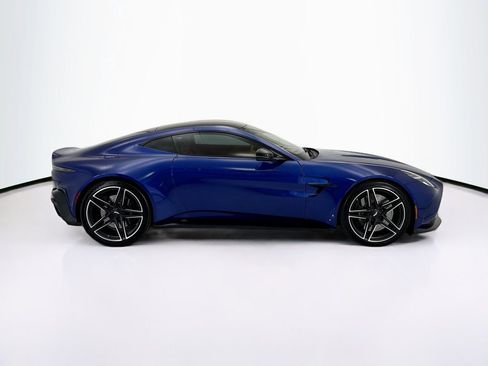 Used 2025 Aston Martin V8 Vantage Coupe image 4