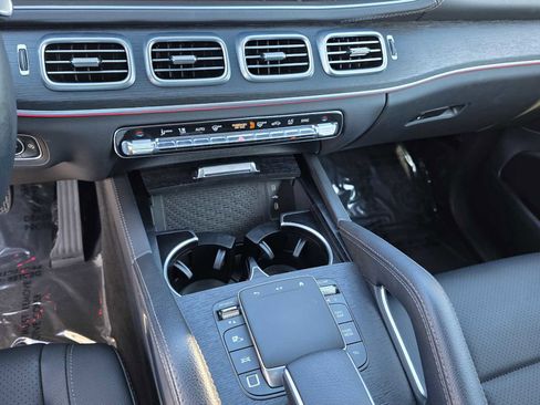 Used 2025 Mercedes-Benz GLS 450 4MATIC image 22