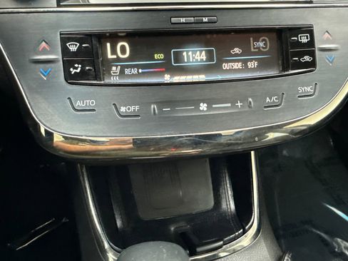 Used 2016 Toyota Avalon Limited FWD image 29