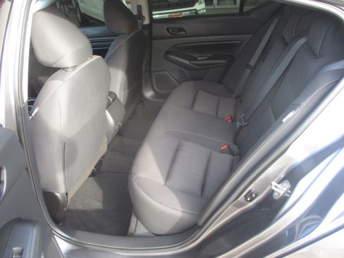 Used 2024 Nissan Altima 2.5 SV w/ SV Premium Package image 5