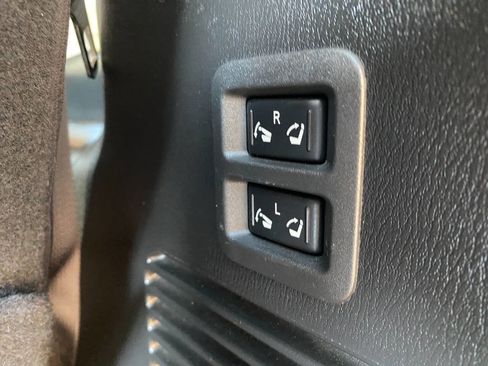 Used 2017 INFINITI QX80 4WD w/ Driver Assistance Package image 64