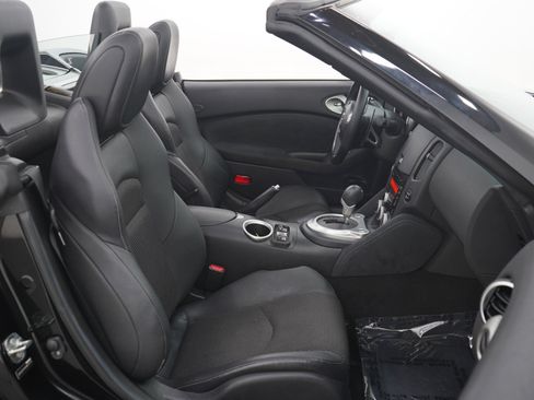 Used 2014 Nissan 370Z Touring w/ Sport Package RWD image 15